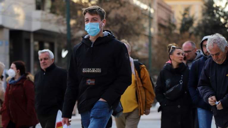 Για πόσες μέρες μεταδίδει ο ασθενής τη γρίπη- Πότε αρχίζει η μετάδοση και πότε σταματάει