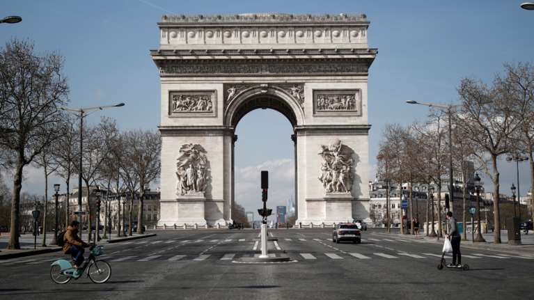 Κορονοϊός - Ώρα μηδέν για την Ευρώπη: Σε lockdown Γαλλία και Γερμανία - Δραματική προειδοποίηση Φον ντερ Λάιεν