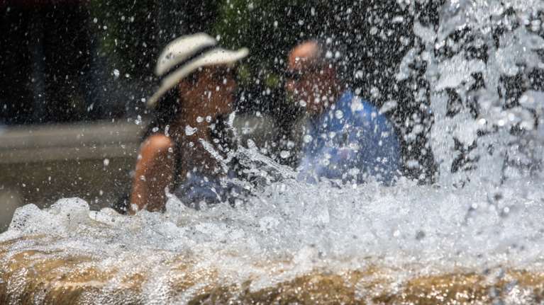 Καύσωνας: Στον "φούρνο" αυτό το Σαββατοκύριακο η χώρα - Η θερμοκρασία θα φτάσει τους 45 βαθμούς - Αναλυτική πρόγνωση