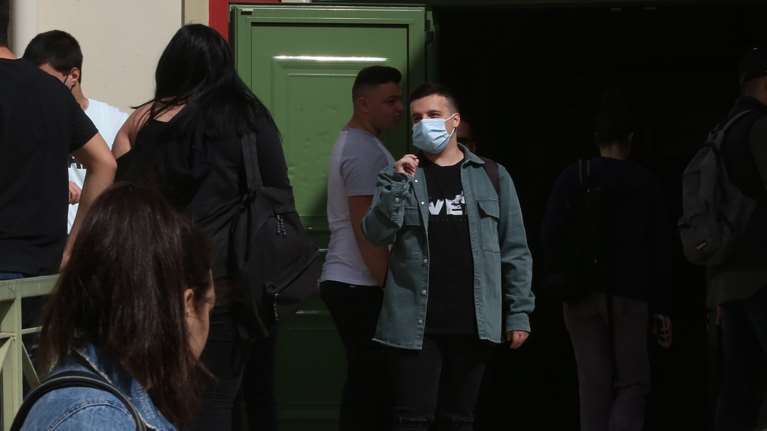 Πρώτα άνοιγμα σχολείων και μετά τα χιονοδρομικά, οι μετακινήσεις εκτός νομού και η εστίαση - Την Παρασκευή οι αποφάσεις