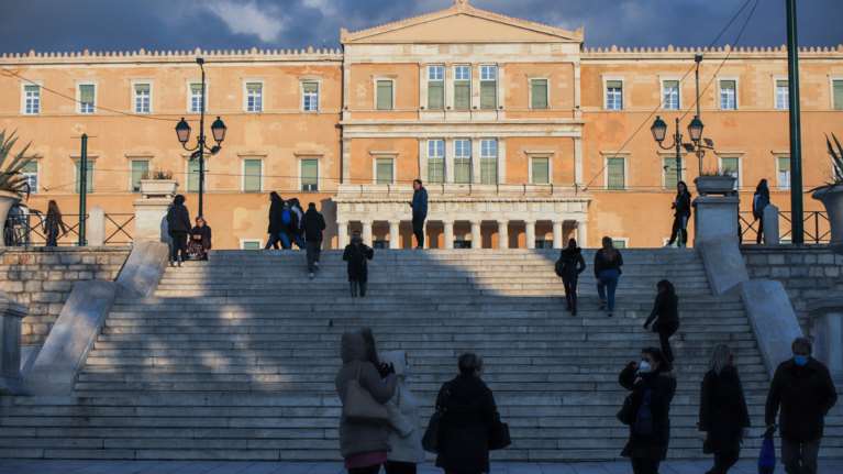 e-ΕΦΚΑ - ΔΥΠΑ: Ολες οι πληρωμές και οι δικαιούχοι έως την Παρασκευή 28 Μαρτίου