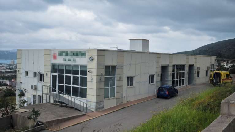 Κρήτη: Έφοδοι της αστυνομίας και 7 συλλήψεις για τους θανάτους ηλικιωμένων στο γηροκομείο &quot;κολαστήριο&quot;