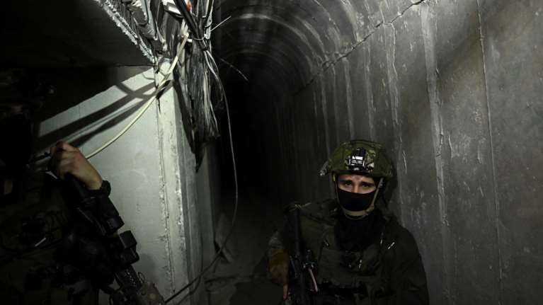 Γάζα: Το Ισραήλ δηλώνει ότι βρήκε μια υπόγεια σήραγγα κάτω από την έδρα της Unrwa [βίντεο]