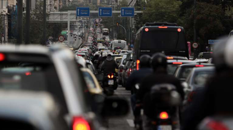 &quot;Έμφραγμα&quot; στους δρόμους της Αθήνας: Δείτε live την κίνηση