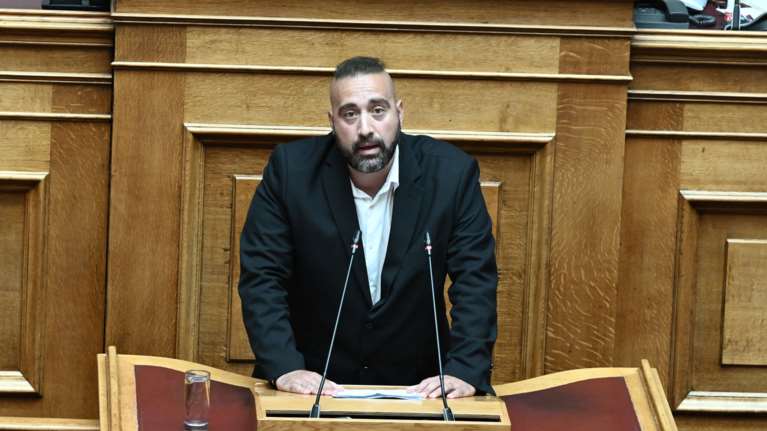 Ανεξαρτητοποιήθηκε ο βουλευτής των Σπαρτιατών, Γιώργος Μανούσος