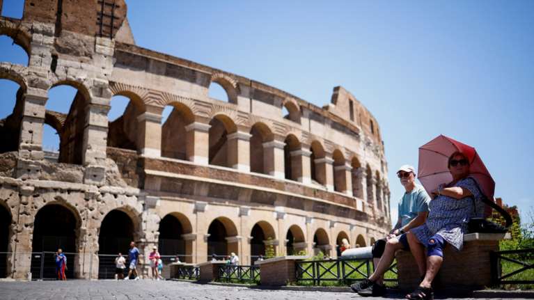 Απίθανα ευρήματα κάτω από το Κολοσσαίο: Βρέθηκαν οστά ζώων, αρχαία νομίσματα και σπόροι φρούτων