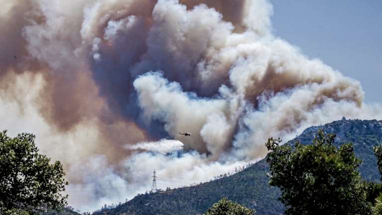 Μεγάλη φωτιά στα Χανιά μετά από τροχαίο: Εκκενώνονται δύο οικισμοί -  Μήνυμα από το 112