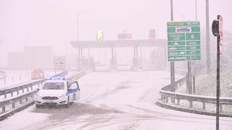 Κακοκαιρία Barbara: Εγκλωβίστηκαν για 8 ώρες επιβάτες λεωφορείου του ΚΤΕΛ Κοζάνης - Είχαν προορισμό την Αθήνα