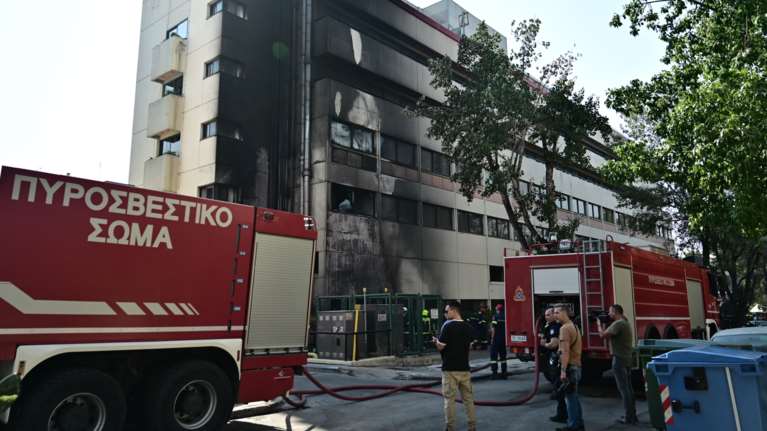 Χολαργός: Φωτιά ξέσπασε στο νοσοκομείο Metropolitan - Εκκενώθηκαν οι πρώτοι τρεις όροφοι [εικόνες - βίντεο]]