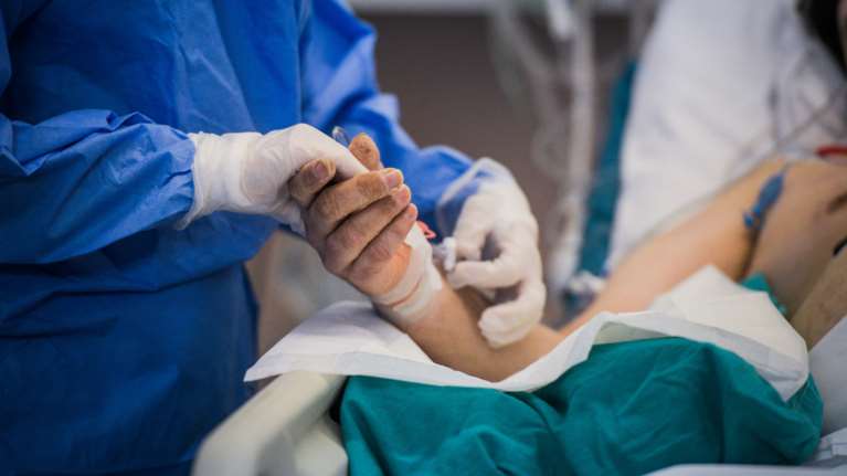 Κορονοϊός: Δύο ακόμη νεκροί -  Στους 536 οι θάνατοι