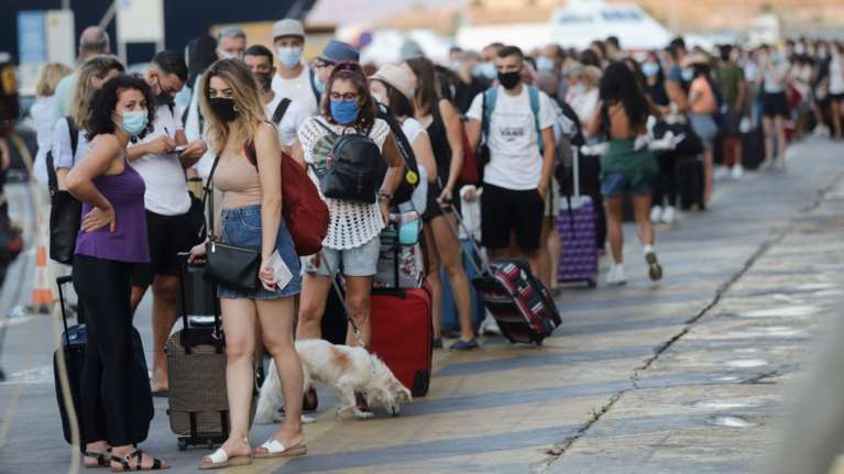 Ανάρπαστα τα freedom pass - Γεωργαντάς: Μέσα σε 8 μέρες ενεργοποιήθηκαν 210.000