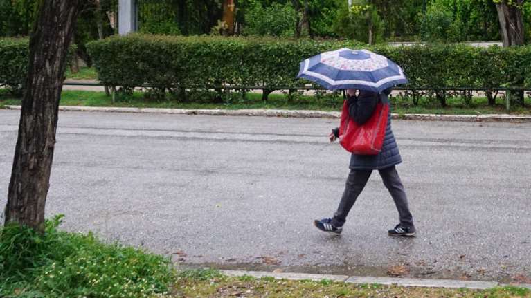Βροχές και καταιγίδες στις περισσότερες περιοχές σήμερα - Με τι καιρό ξεκινάει η Μεγάλη Εβδομάδα
