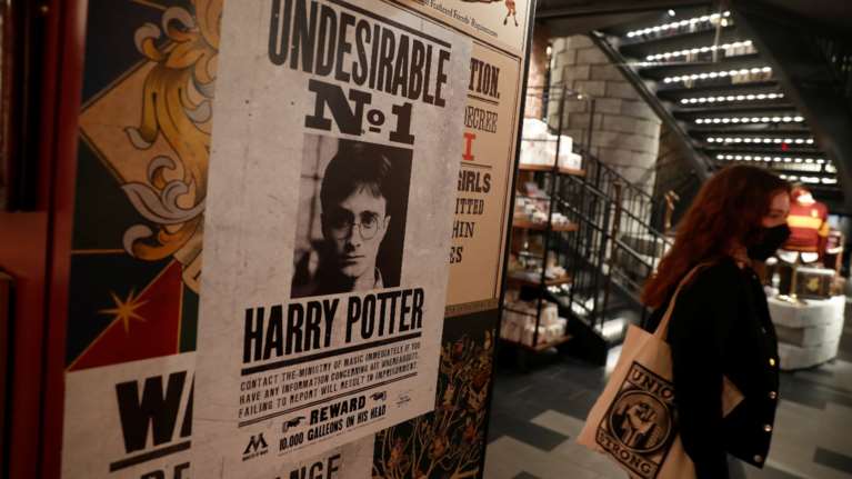 Μαγικός κόσμος για &quot;θνητούς&quot;: Άνοιξε στη Νέα Υόρκη το μεγαλύτερο κατάστημα Χάρι Πότερ στον κόσμο
