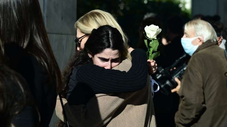 Συγκίνηση στην κηδεία του αγαπημένου ηθοποιού Δημήτρη Ήμελλου - Ποιοι είπαν το τελευταίο αντίο [εικόνες]