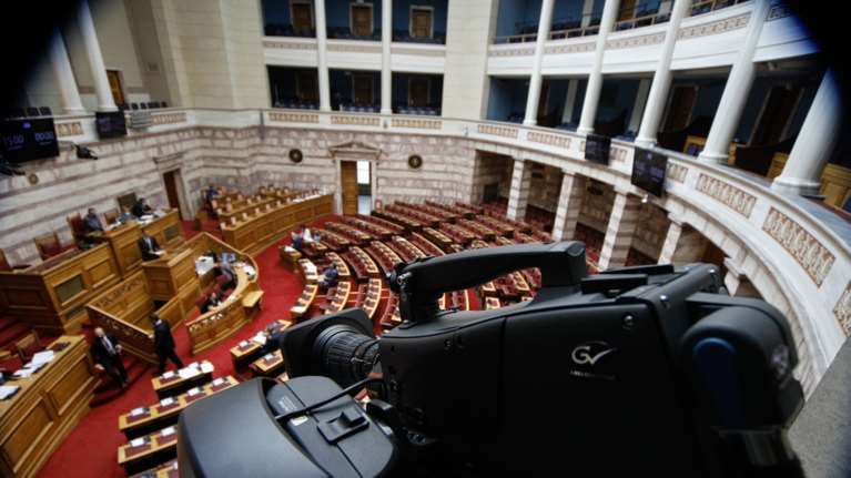 Κυβέρνηση: Απάντηση στις υποκλοπές με επίθεση στον ΣΥΡΙΖΑ - "Ο Τσίπρας πίσω από το Documento"