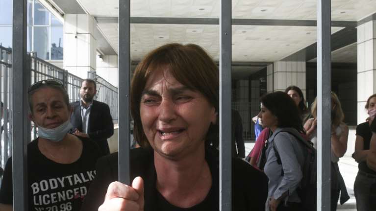 Ξέσπασμα της μητέρας Τοπαλούδη: &quot;Σε 8 χρόνια θα γυρίσουν στο νησί τους&quot; [βίντεο]