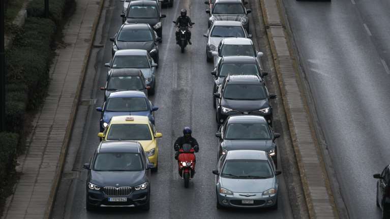 Παράταση δύο μηνών για τα τέλη κυκλοφορίας - Επέκταση τον Δεκέμβριο των μέτρων ενίσχυσης