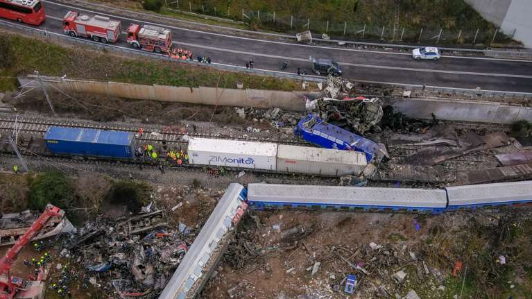 Τέμπη: Δεν ζητήσαμε εμείς να απομακρυνθούν χώματα, λέει η Εισαγγελία Λάρισας - Το έγγραφο που διαβίβασε στη Βουλή ο Φλωρίδης