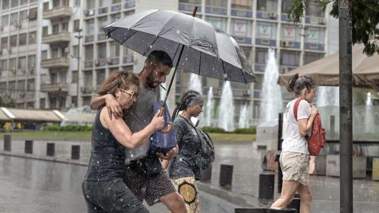 Μαρουσάκης: Ζώνη καταιγίδων για αρκετές ώρες στη χώρα - Οι περιοχές που θα χτυπήσουν
