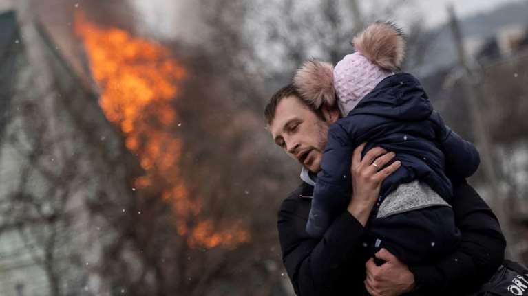 Ουκρανία: Σταμάτησε η εκκένωση της Μαριούπολης - &quot;Τους εμπόδισαν Ουκρανοί εθνικιστές&quot; λέει ο Πούτιν - Νεκροί άμαχοι κοντά στο Κίεβο [εικόνες]