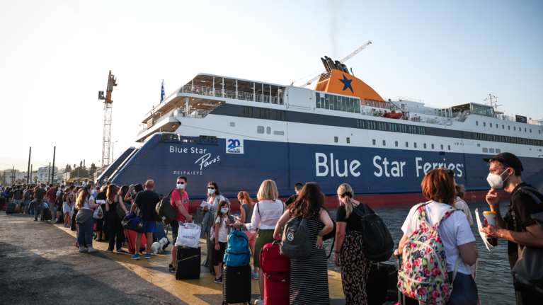 Μαζική έξοδος των αδειούχων  ενόψει του Δεκαπενταύγουστου - Αυξημένη η κίνηση στα λιμάνια