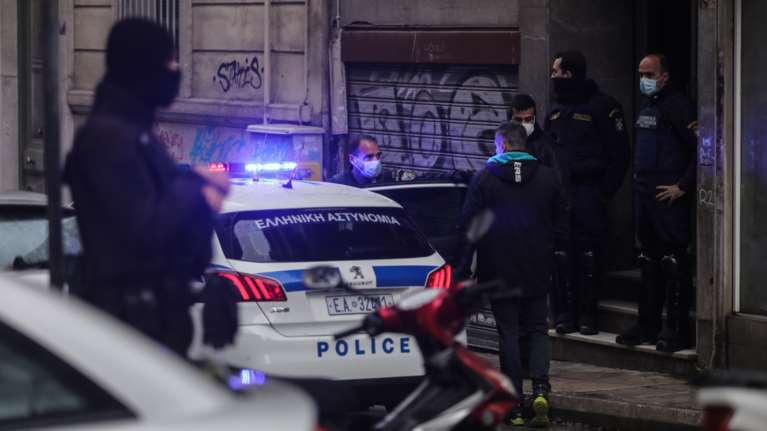 Άγιος Δημήτριος: Εισβολή ληστών σε μονοκατοικία - Χτύπησαν 44χρονο και του πήραν 6.800 ευρώ [βίντεο]