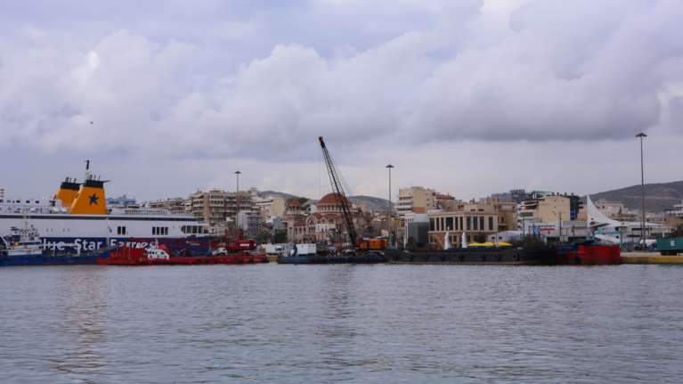 Νεκρός ανασύρθηκε άνδρας στο κεντρικό λιμάνι του Πειραιά - Διενεργείται προανάκριση