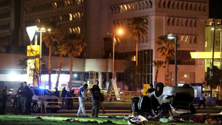 Συναγερμός στο Ισραήλ: Στους δρόμους αστυνομία και στρατός μετά τις φονικές επιθέσεις στο Τελ Αβίβ και τη Δυτική Όχθη