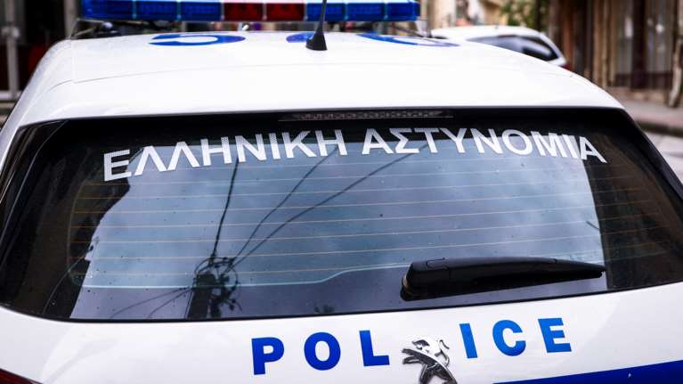 Θεσσαλονίκη: Κινηματογραφική ληστεία σε δύο αδέλφια από την Κίνα - Τους τράκαραν και ξάφρισαν δύο αυτοκίνητα