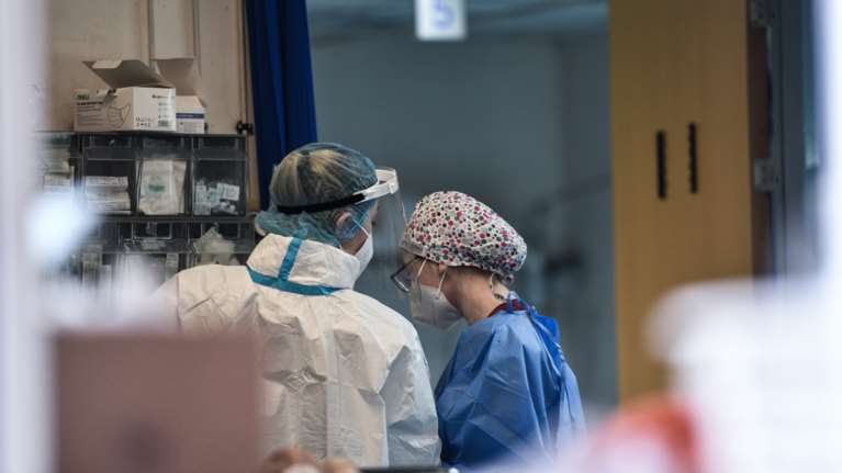 Τζανάκης: Τα πραγματικά κρούσματα στην Ελλάδα είναι 8.000 - 9.000 την ημέρα