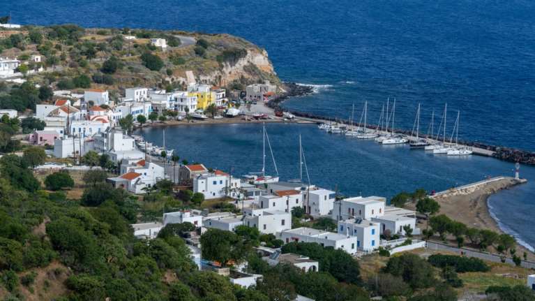 Νίσυρος: &quot;Επεσα σε παγίδα&quot;, λέει ο αρχαιοφύλακας που κατηγορείται για ασέλγεια σε ανήλικο - Υπάρχουν άλλες 7 καταγγελίες