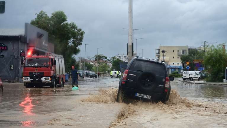 Κακοκαιρία Daniel: 820 διασώσεις και απομακρύνσεις κατοίκων - Πάνω από 2 μέτρα η στάθμη των νερών σε αρκετά σημεία