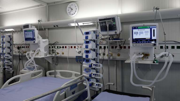 Τραγωδία στην Καρδίτσα: Νοσηλευτής συγγενής έπεισε πατέρα και γιο να μην εμβολιαστούν - Πέθαναν με διαφορά 40 ημερών [Βίντεο]