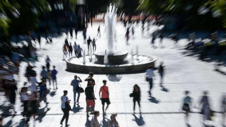 Τρίτη αύξηση κατώτατου μισθού, κατάργηση εισφοράς αλληλεγγύης, αύξηση συντάξεων: Στα σκαριά ο μποναμάς της ΔΕΘ