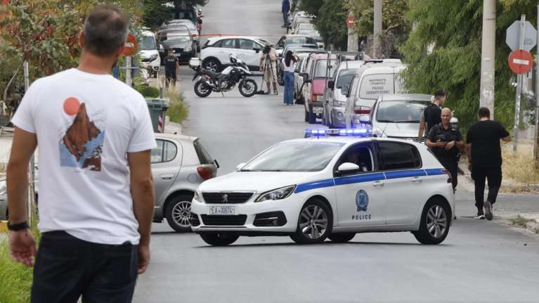 Οι Ρομά στο στόχαστρο της κυβέρνησης: Προβληματισμός για την αυξημένη εγκληματικότητα και τις επιθέσεις σε νοσοκομεία