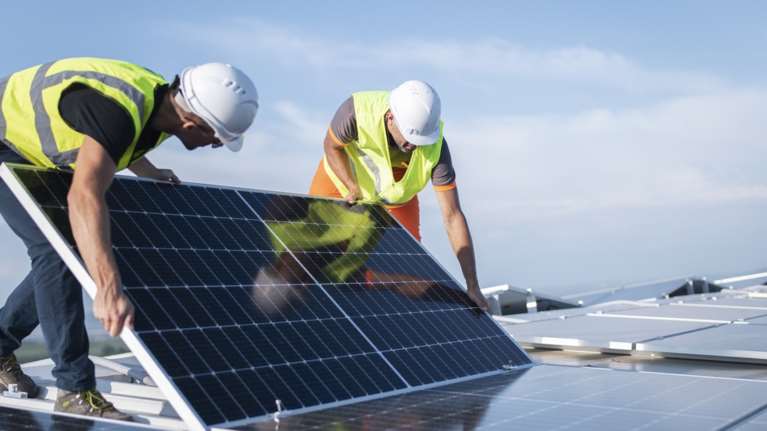 Συμφέρει να βάλουν φωτοβολταϊκά τα νοικοκυριά; - Η επιδότηση, τα χρήματα και πότε γίνεται απόσβεση