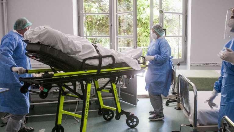 Κορονοϊός: Το 98% όσων πέθαναν από κορονοϊό την τελευταία εβδομάδα δεν ήταν πλήρως εμβολιασμένοι