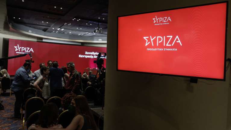 Πυρά ΣΥΡΙΖΑ κατά Μητσοτάκη: Κοινός πολιτικός απατεώνας - Με την ΠΝΠ για την ΕΥΠ αφήνει στο σκοτάδι όσα εγκληματικά έχει κάνει