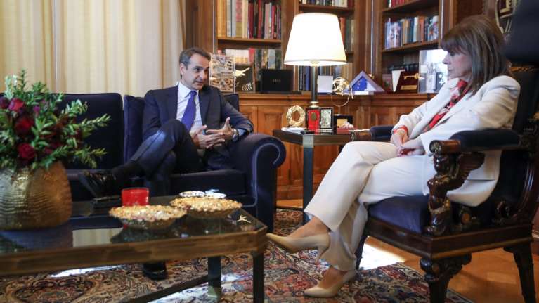 Προειδοποίηση Μητσοτάκη στους τραπεζίτες: Να στηρίξουν τους ευάλωτους δανειολήπτες από τα κέρδη τους