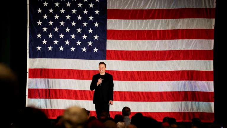 Άνω-κάτω η Γερμανία με την παρέμβαση του Ίλον Μασκ υπέρ του ακροδεξιού AfD – &quot;Είναι απειλή κατά της δημοκρατίας&quot;