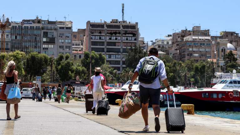 Διακοπές στα νησιά με green pass ή αρνητικό τεστ: Πώς θα γίνεται η επιβίβαση στα πλοία - Αναλυτικές οδηγίες