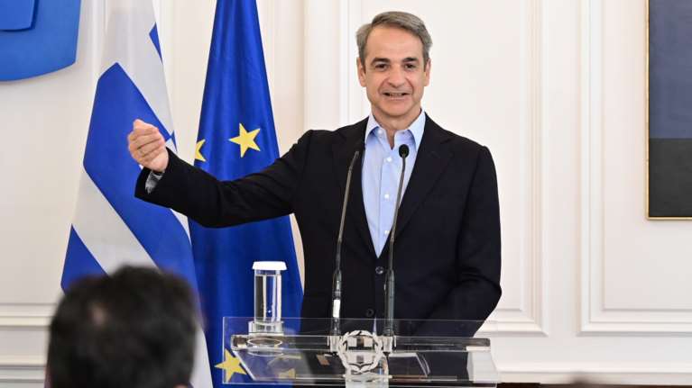 Ο Μητσοτάκης συνεχάρη τον νεοεκλεγέντα πρόεδρο της Ρουμανίας Νίκοσουρ Νταν