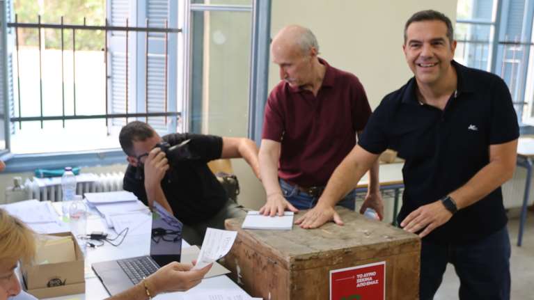 Εκλογές ΣΥΡΙΖΑ: Ψήφισε ο Αλέξης Τσίπρας - &quot;Βιάστηκαν πολύ όσοι κήρυξαν τον ΣΥΡΙΖΑ απόντα&quot;