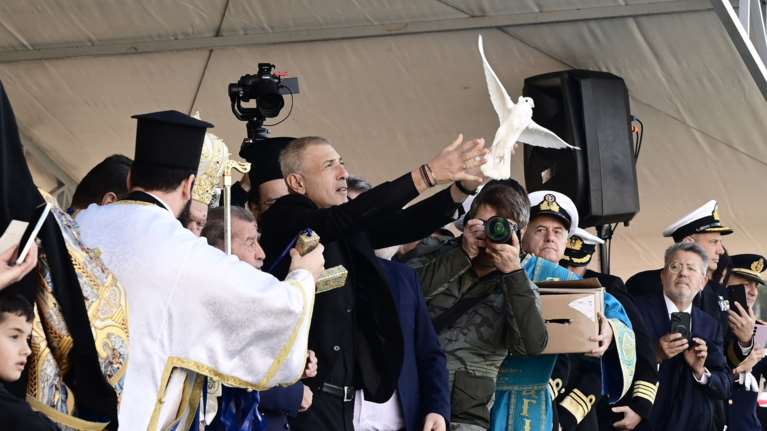 Θεοφάνεια 2025: Με λαμπρότητα γιορτάστηκαν τα Φώτα στον Πειραιά - Προεξάρχοντος του Αρχιεπισκόπου Ιερώνυμου [εικόνες - βίντεο]