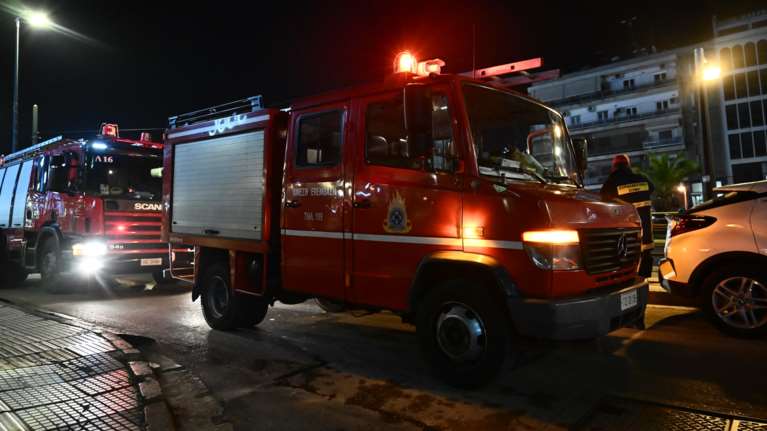 Μοσχάτο: Πυρκαγιά σε εγκαταλελειμμένο κτήριο- Μεγάλη η φλόγα, μαίνεται στον 3ο όροφο