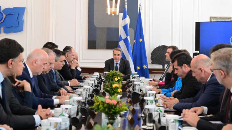 Δημοσκόπηση ALCO: Δένδιας και Πιερρακάκης οι πιο πετυχημένοι υπουργοί - Το 70% ήθελε μείωση ΦΠΑ