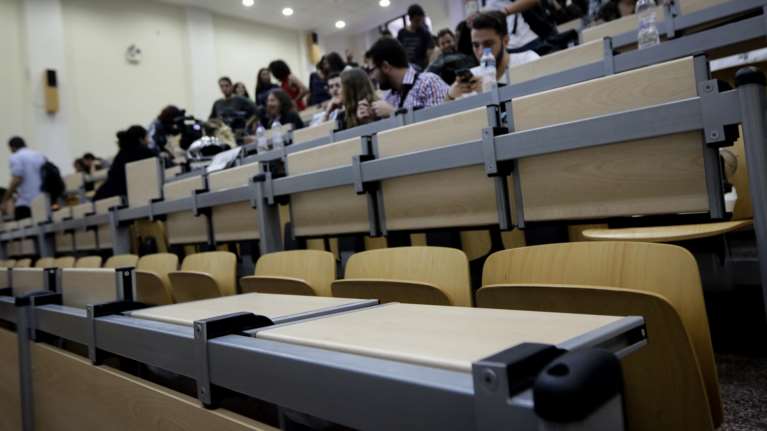 Κορονοϊός - Καθηγητής Γώγος: &quot;Ισχυρή σύσταση&quot; για χρήση μάσκας στα πανεπιστήμια