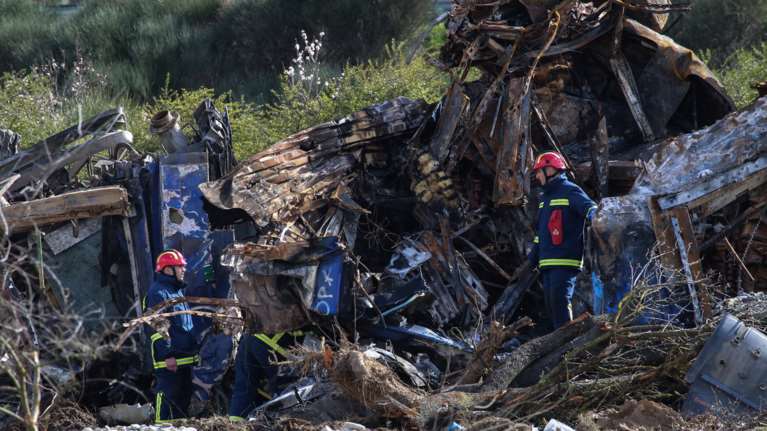 Τέμπη: Ο εφιάλτης της Ελίνας που σώθηκε από θαύμα - &quot;Δεν ζούμε, απλά επιβιώνουμε&quot;
