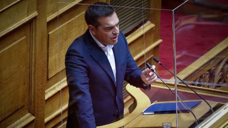 Τσίπρας στη Βουλή για υποκλοπές: Πολιτική στρουθοκάμηλος ο Μητσοτάκης, κρύβεται πίσω από το απόρρητο