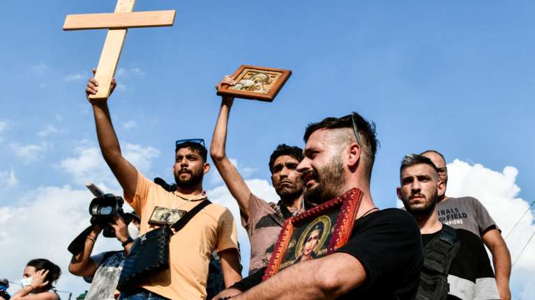 Στο στόχαστρο οι &quot;ψεκασμένοι&quot;: Κατεπείγουσα εισαγγελική έρευνα για ιστοσελίδες αρνητών και αντιεμβολιαστών